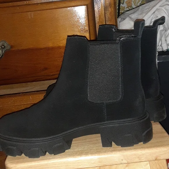 Urban Outfitters | Shoes | Urban Outfitters Mason Boots  display picture 1